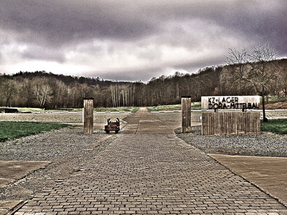 La place de désappel. La place d’appel du camp de Mittelbau-Dora, Nordhausen, Avril 2011